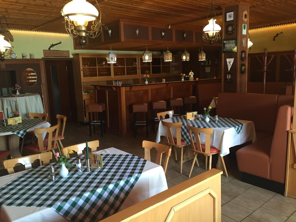 Hotel Schuetzenhaus Bruck  Екстериор снимка